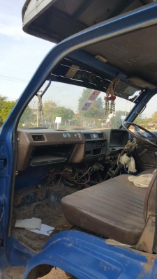 ขาย6ล้อโดยสารอีซูซุ TL85แรงยาว4.30เมตร เอกสารครบภาษีเต็ม หลังคากระจก