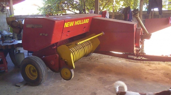 เครื่องอัดฟาง นิวฮอลแลน ใหม่ๆสวยๆพร้อมใช้ อัดดีก้อนสวย น่าใช้