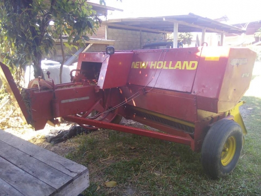 เครื่องอัดฟาง นิวฮอลแลน ใหม่ๆสวยๆพร้อมใช้ อัดดีก้อนสวย น่าใช้