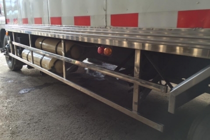 ขายISUZU DECA FTR240 cng ยาว7.5 เมตรติดตู้เย็น FORMULAR ปี56 1190000
