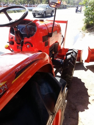 ขายครับ 36 แรง ตัวรถ ใบมีดดันดิน  ยางOTANIใหม่ 4เส้น เอกสารชุดโอนครบ กันทรลักษ์ ศรีสะเกษ โทร. 0816004753 ครับ...