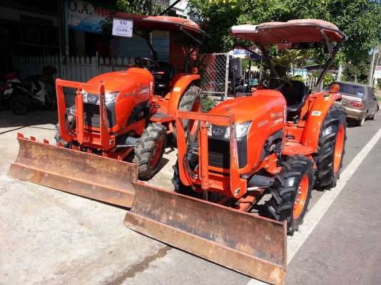 ขายครับ 36 แรง ตัวรถ ใบมีดดันดิน  ยางOTANIใหม่ 4เส้น เอกสารชุดโอนครบ กันทรลักษ์ ศรีสะเกษ โทร. 0816004753 ครับ...