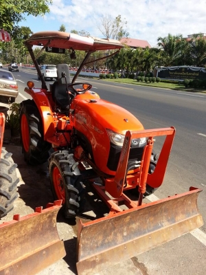 ขายครับ 36 แรง ตัวรถ ใบมีดดันดิน  ยางOTANIใหม่ 4เส้น เอกสารชุดโอนครบ กันทรลักษ์ ศรีสะเกษ โทร. 0816004753 ครับ...