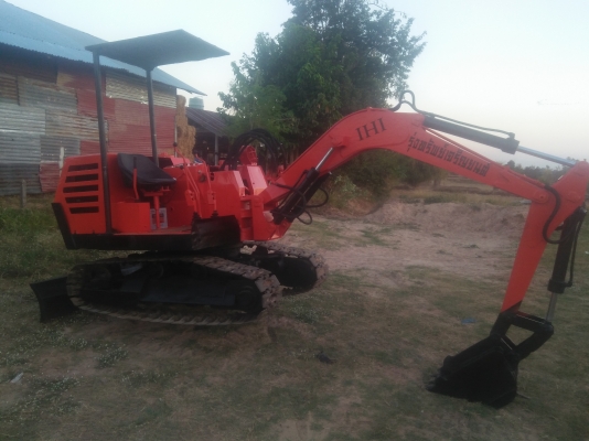 ขายรถแมคโฮ  IHI  เก่านอกแท้  ขนาดเท่า pc20 เครื่อง2สูบ