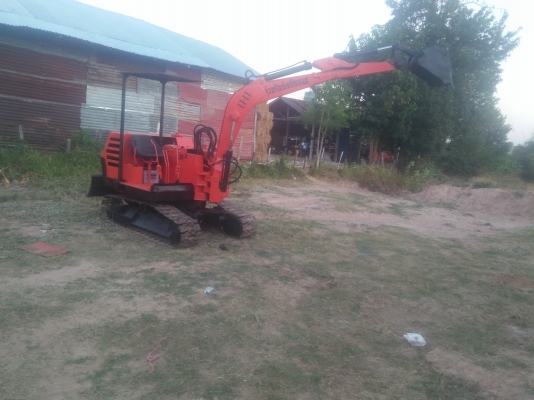 ขายรถแมคโฮ  IHI  เก่านอกแท้  ขนาดเท่า pc20 เครื่อง2สูบ