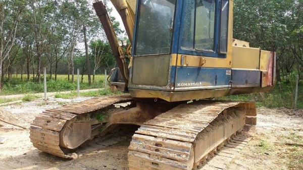 KOMATSU PC200-3 เครื่องดี ปั้มดี บูมอาร์ม ไม่มีร้าว รถพร้อมใช้งาน ยังใช้งานอยู่ ราคาต่อรองได้ สนใจติ KOMATSU PC200-3 เครื่องดี ปั้มดี บูมอาร์ม ไม่มีร้าว รถพร้อมใช้งาน ยังใช้งานอยู่ ราคาต่อรองได้ สนใจติ
