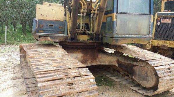 KOMATSU PC200-3 เครื่องดี ปั้มดี บูมอาร์ม ไม่มีร้าว รถพร้อมใช้งาน ยังใช้งานอยู่ ราคาต่อรองได้ สนใจติ
