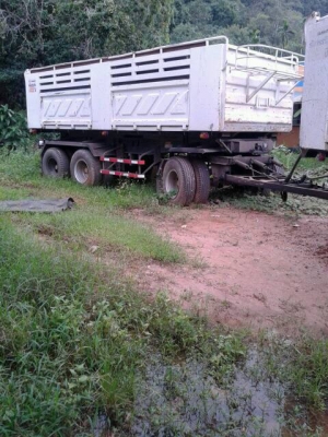ขายด่วนสิบล้อดั้มสามมิตร FM1A  344 ปี54 เบรกแห้ง มีระบบลาก เฟืองช้า