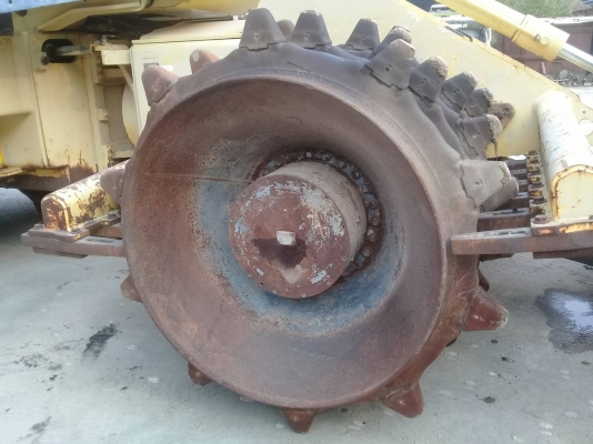 ขายรถบดล้อหนาม B0MXG BC 571 PB สวยพร้อมไช้สภาพ 90 \% เอกสารทะเบียน ขายรถบดล้อหนาม B0MXG BC 571 PB สวยพร้อมไช้สภาพ 90 \% เอกสารทะเบียน