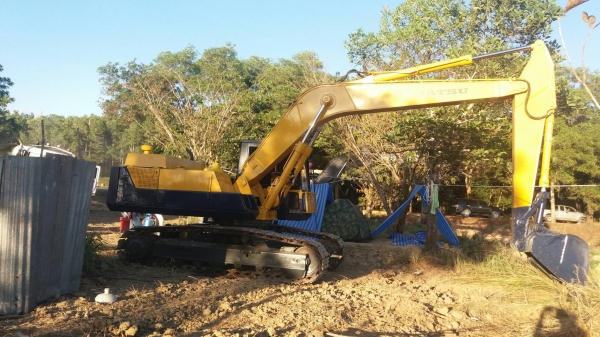 ขายด่วน รถแบ็คโฮ Komatsu PC200 - 3 สภาพพร้อมใช้ราคาถูก