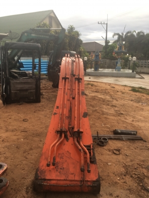 ขายด่วน บูม อาม HITACHI EX200 ขายด่วน บูม อาม HITACHI EX200