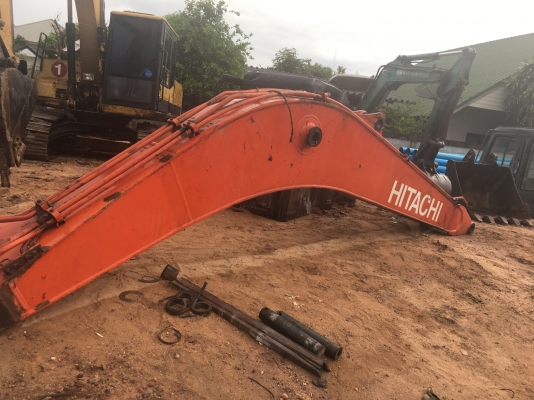 ขายด่วน บูม อาม HITACHI EX200 ขายด่วน บูม อาม HITACHI EX200