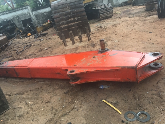 ขายด่วน บูม อาม HITACHI EX200 ขายด่วน บูม อาม HITACHI EX200