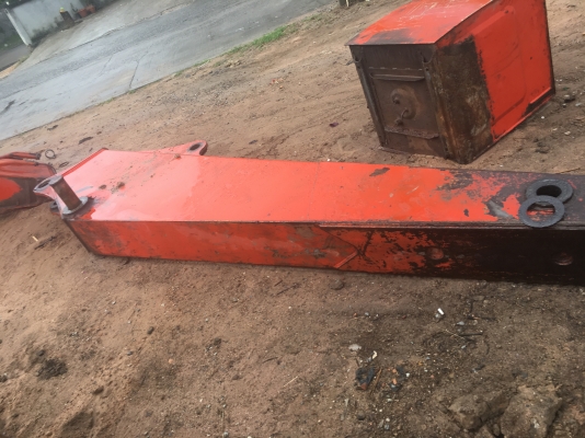 ขายด่วน บูม อาม HITACHI EX200 ขายด่วน บูม อาม HITACHI EX200