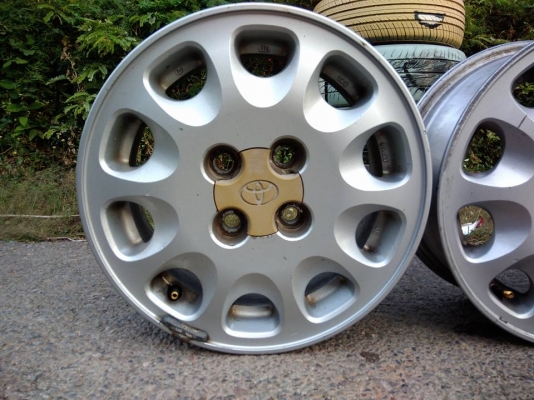 ขายล้อแม็ก Toyota 3ห่วง ขอบ14 ชุดละ 2,500 บาท ขายล้อแม็ก Toyota 3ห่วง ขอบ14 ชุดละ 2,500 บาท