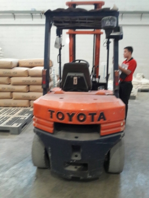 ขายรถยกโฟร์คลิฟท์ Toyota 2.5ตัน