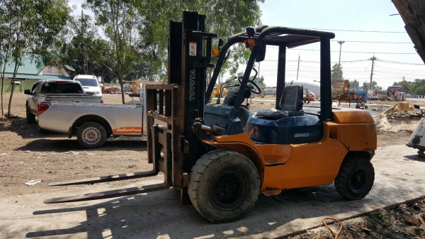 ขายรถโฟล์คลิฟท์มือสอง toyota รุ่น 7 ขนาด 4 ตัน