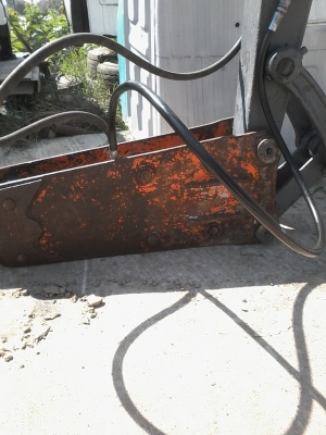 ขายด่วน///**หัวกระแทก เก่านอก พร้อมทดสอบให้ และเช็ดสภาพแล้ว ยี่ห้อ FURUKAWA  รูสลัก45มม ระยะห่างแคบ145cm ระยะห่างกว้าง190 cm ใช้สำหรับรถขุดขนาด 5 ตัน ขายราคา 80,000 บาท******ด่วนๆๆขายถูกค่ะ