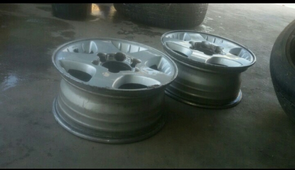 ล้อแม็กเดิมดีแม็กขอบ 15 มี 2 วง