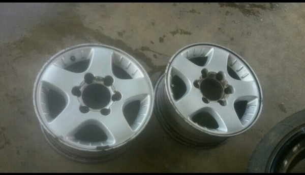 ล้อแม็กเดิมดีแม็กขอบ 15 มี 2 วง