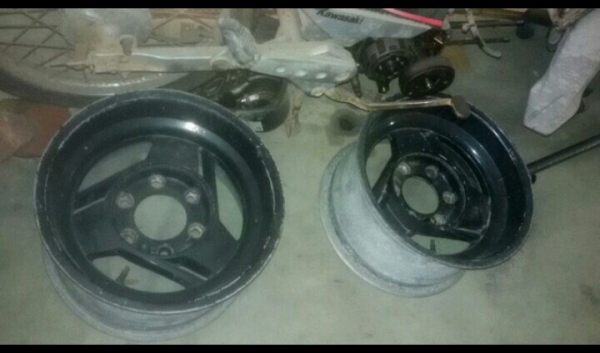ล้อแม็กขอบ 15 กว้าง 8 มี 2 วง