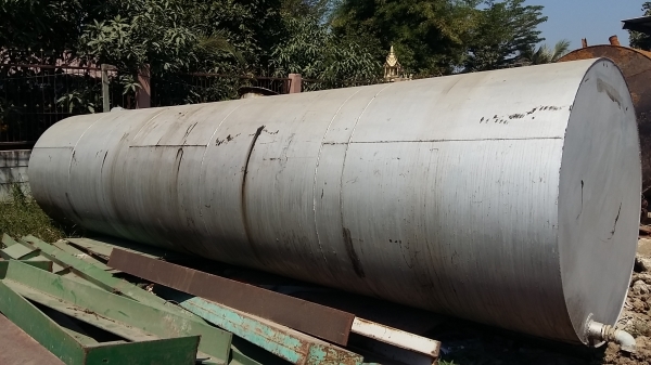 ขาย ถังน้ำมัน 12000 ลิตร หนา 5มิล กว้าง 1.56ม. ยาว 6.40ม. มี2ใบแฝดกันมา