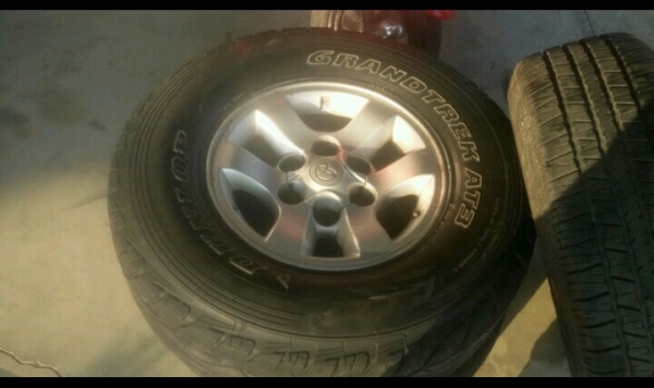 แม็กเดิม tiger d4d โฟร์วิลขอบ 15 มี 3 วงพร้อมยาง