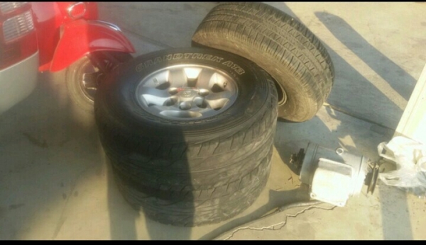 แม็กเดิม tiger d4d โฟร์วิลขอบ 15 มี 3 วงพร้อมยาง