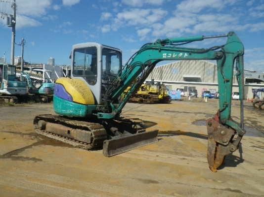 Komatsu PC40MR-1 ตู้เก๋ง เก่าญี่ปุ่น แทรคเหล็ก