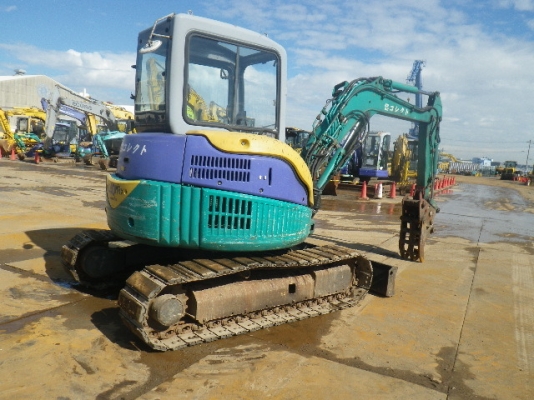 Komatsu PC40MR-1 ตู้เก๋ง เก่าญี่ปุ่น แทรคเหล็ก