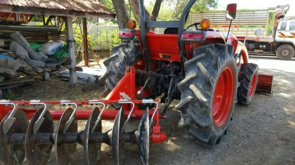 ขาย 385,000 KUBOTA 47 แรง ปี 55 ทำงาน 3,000 ชม.พร้อมอุปกร ผาน 6 ใบดัน เล่มทะเบียน รถสวยพร้อมใช้เอกสารพร้อมโอน รถอยู่ ขอนแก่น 090-772-3710 090-772-3708 ขาย 385,000 KUBOTA 47 แรง ปี 55 ทำงาน 3,000 ชม.พร้อมอุปกร ผาน 6 ใบดัน เล่มทะเบียน รถสวยพร้อมใช้เอกสารพร้อมโอน รถอยู่ ขอนแก่น 090-772-3710 090-772-3708