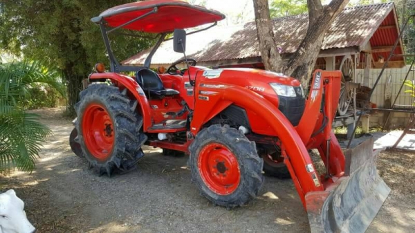 ขาย 385,000 KUBOTA 47 แรง ปี 55 ทำงาน 3,000 ชม.พร้อมอุปกร ผาน 6 ใบดัน เล่มทะเบียน รถสวยพร้อมใช้เอกสารพร้อมโอน รถอยู่ ขอนแก่น 090-772-3710 090-772-3708