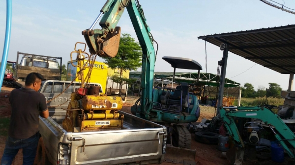 tractor-backhoe จัดส่งรถบดเดินตามไปให้ลูกค้า ขาประจำที่ชัยภูมิครับ พร้อมใช้ เก่าญี่ปุ่น tractor-backhoe จัดส่งรถบดเดินตามไปให้ลูกค้า ขาประจำที่ชัยภูมิครับ พร้อมใช้ เก่าญี่ปุ่น