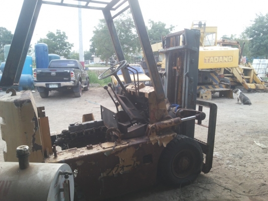 ขาย 'ซาก' โฟล์คลิฟท์ขนาด 2.5 ตันตามสภาพ