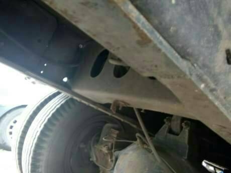 รถอีซูซุ 10 ล้อ ( ท้ายลาด ) FXZ 240 แรงม้า. ปี 35. , ( หัวขาว ตัวแรก. ) สนใจติดต่อ 081 - 6079515