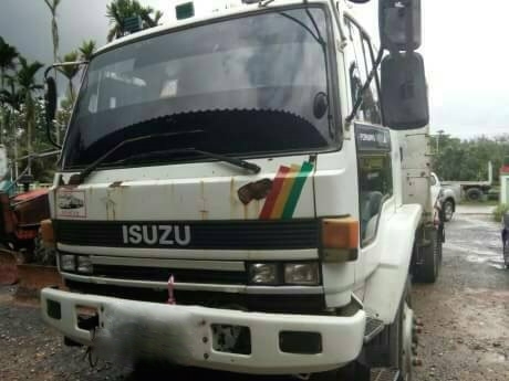 รถอีซูซุ 10 ล้อ ( ท้ายลาด ) FXZ 240 แรงม้า. ปี 35. , ( หัวขาว ตัวแรก. ) สนใจติดต่อ 081 - 6079515