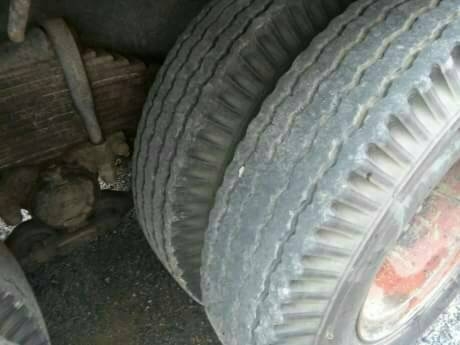 รถอีซูซุ 10 ล้อ ( ท้ายลาด ) FXZ 240 แรงม้า. ปี 35. , ( หัวขาว ตัวแรก. ) สนใจติดต่อ 081 - 6079515