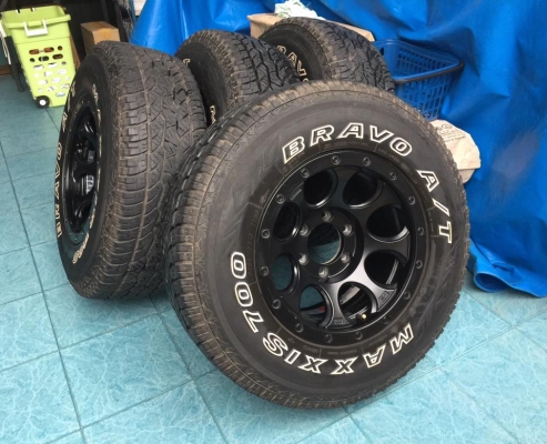 ล้อหยดน้ำ 16x9 ออฟ 0 ยาง Maxxis A/T 265/70/16 ปี16 ทั้งชุดลดเหลือ18500