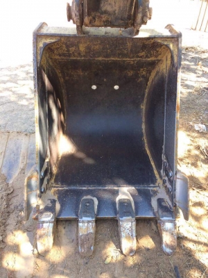 ขาย 895,000 KOMATSU pc 120-6 ZE JAPAN  เครื่องดี ปั้มแรง เอวแน่น ช่วงล่างเต็ม แอร์เย็น เอกสารอินวอยท์ รถอยู่ มหาสารคาม 090-772-3710 090-772-3708