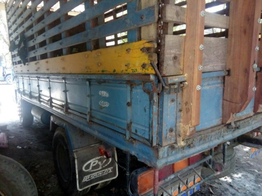 รถอีซูซุ 6 ล้อ รั้ว ( ไม่ดั้ม ) NPR 115 แรงม้า. ปี 38. สนใจติดต่อ 081 - 6079515