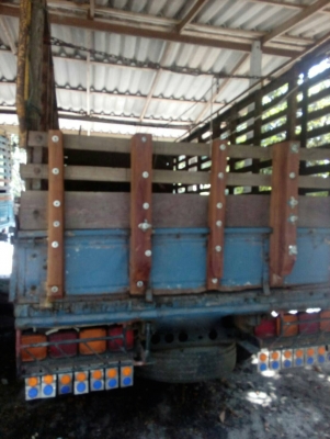 รถอีซูซุ 6 ล้อ รั้ว ( ไม่ดั้ม ) NPR 115 แรงม้า. ปี 38. สนใจติดต่อ 081 - 6079515