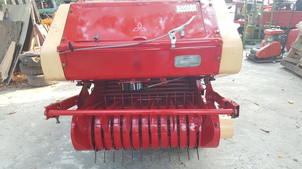 รถอัดฟาง เดินตาม รหัสสินค้า C3 - 17  สอบถามต่อรองได้ขายได้ขาย