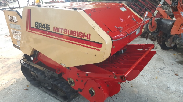 รถอัดฟาง เดินตาม รหัสสินค้า C3 - 17  สอบถามต่อรองได้ขายได้ขาย