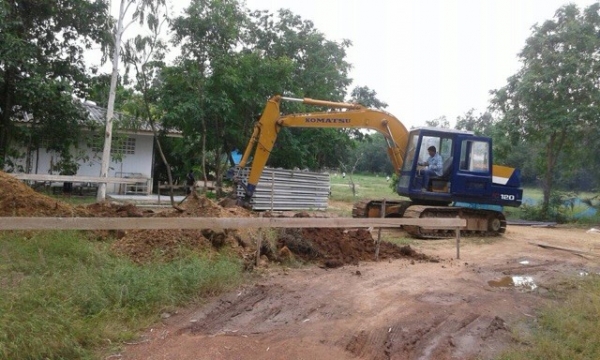 ขายรถแบคโฮ KOMATSU 100 ราคา 350,000 บาท ราคาต่อรองได้