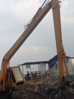 ขายรถแม็คโค KOMATSU PC100-2 สภาพสวยพร้อมใช้งาน เครื่องดี ช่วงล่างดี ใบแทร็กเต็ม รถไม่กินน้ำมันเครื่อง เอวดีไม่มีหลวม แอร์เย็นเจี๊ยบ โซ่บรูทใหม่ ราคาต่อรองคุยกันได้นะคะ