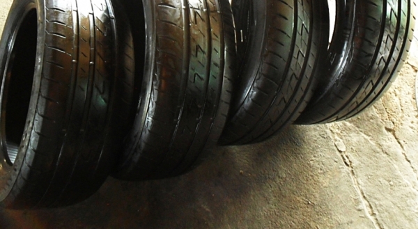 ยาง17 บริดสโตน 215-55-17ลงปลายปี14 ดอกหนา 8มิล