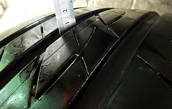 ยาง17 บริดสโตน 215-55-17ลงปลายปี14 ดอกหนา 8มิล