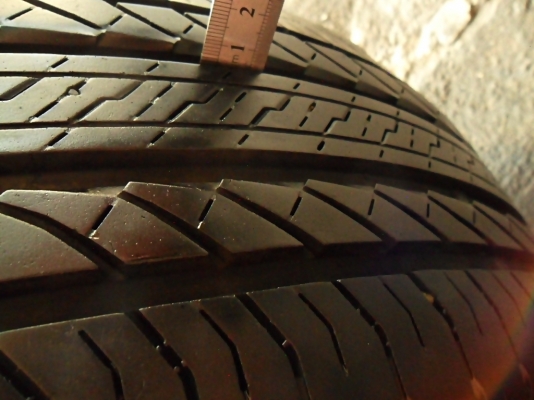 ยาง16 กระบะ-รถตู้ บริดสโตน 215-65-16 ลงพื้นปลายปี15 ดอกเกือบ1เซ็น (4เส้น 3,800)