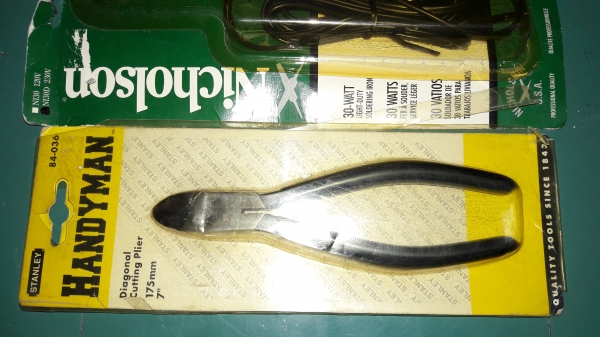 ขายแพ็คคู่คีมตัดสายไฟSTANLEY HANDYMAN made in Usa. และหัวแร้งใหม่เก่าเก็บเมกา