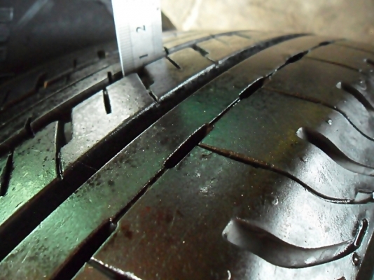 ยางกระบะ-รถตู้ ขอบ16 บริดสโตน 215-65-16ลงพื้นปี14 ดอกหนา1เซ็น